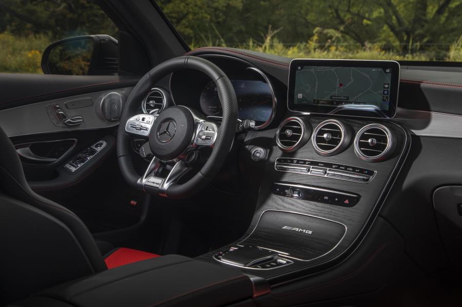 Интерьер Mercedes-AMG GLC63 4Matic+ (X253) 2019 года  (NA) (фото 29 из 81)